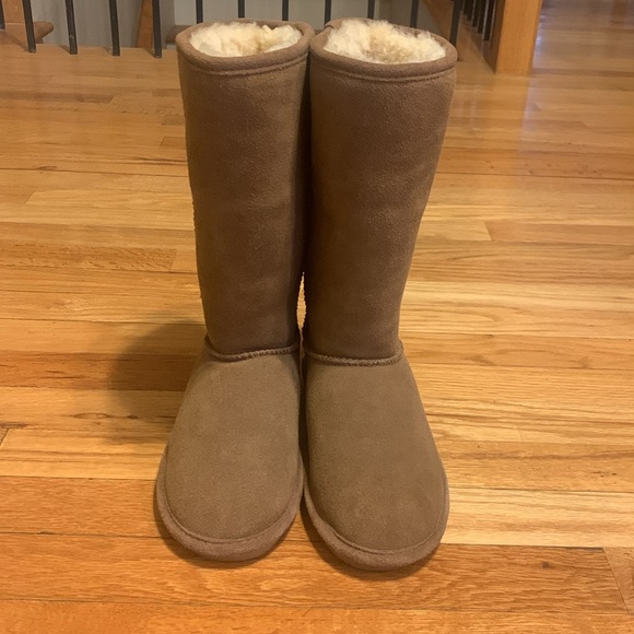 Bearpaw Boots - Picture 2 of 7